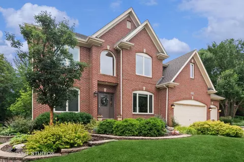 2115 Red Maple Ln, Aurora, IL 60502