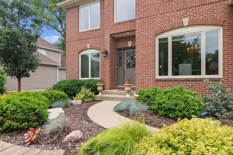 2115 Red Maple Ln, Aurora, IL 60502 photo 3