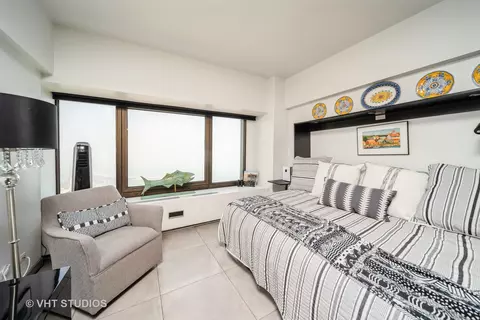 175 E Delaware Pl #5305, Chicago, IL 60611 photo 8
