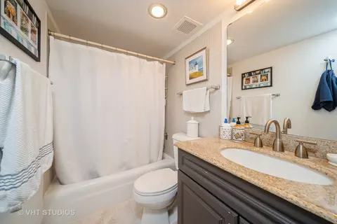 175 E Delaware Pl #5305, Chicago, IL 60611 photo 12