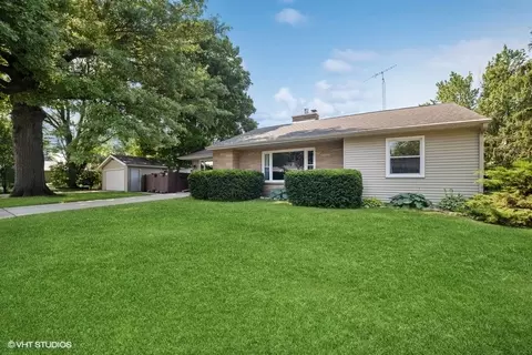 1228 Tilton Park Dr, Rochelle, IL 61068