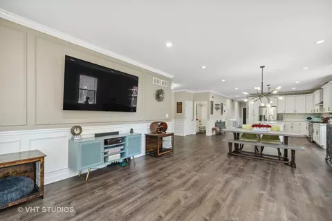260 Heine Ave, Elgin, IL 60123 photo 12