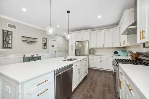260 Heine Ave, Elgin, IL 60123 photo 5