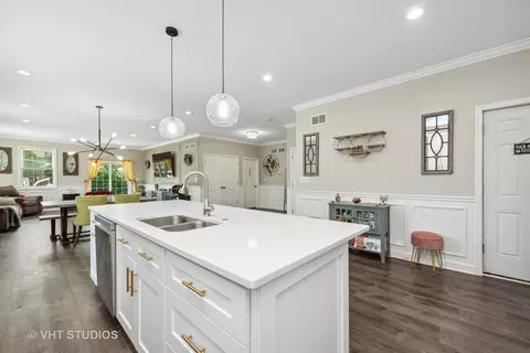 260 Heine Ave, Elgin, IL 60123 photo 9
