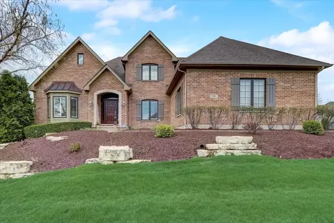 3691 Heathmoor Dr, Elgin, IL 60124 photo 1