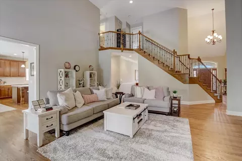 3691 Heathmoor Dr, Elgin, IL 60124 photo 3