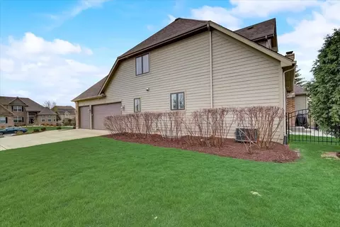 3691 Heathmoor Dr, Elgin, IL 60124 photo 42