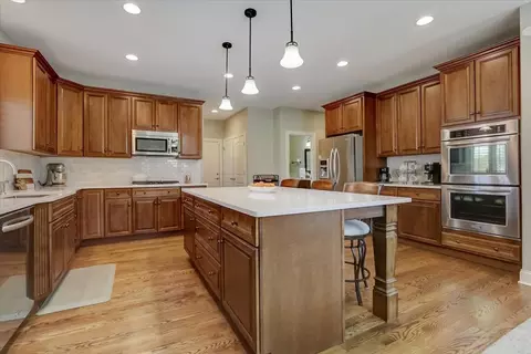 3691 Heathmoor Dr, Elgin, IL 60124 photo 9