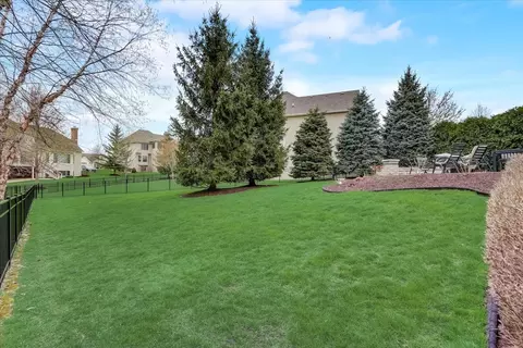 3691 Heathmoor Dr, Elgin, IL 60124 photo 40