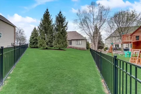 3691 Heathmoor Dr, Elgin, IL 60124 photo 41
