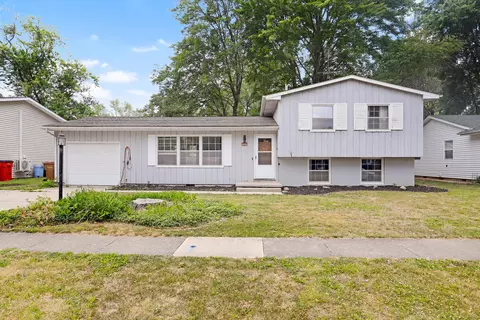 1907 Winchester Dr, Champaign, IL 61821