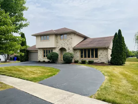 14731 Middle Pinecreek Dr, Orland Park, IL 60467