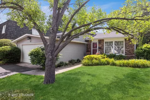150 N Lambert Rd, Glen Ellyn, IL 60137