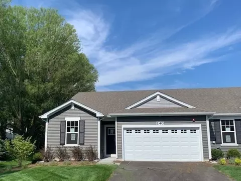 942 Darwin St, North Aurora, IL 60542