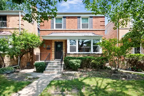 3012 W Jarvis Ave, Chicago, IL 60645