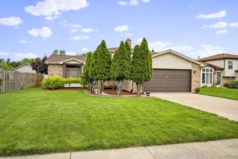714 Lorraine Ct, Lockport, IL 60441