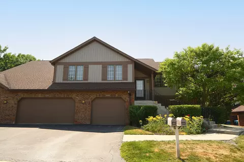 13224 S Oak Hills Pkwy #4, Palos Heights, IL 60463