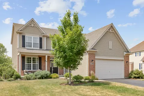 1294 Dorr Dr, Sugar Grove, IL 60554