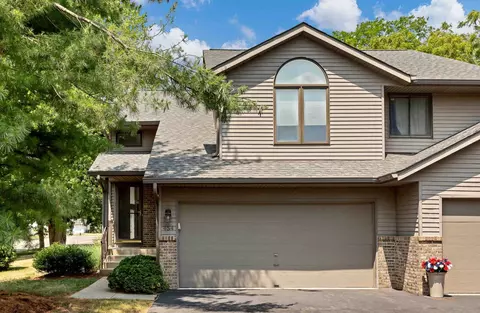 454 Berkshire Dr, Crystal Lake, IL 60014