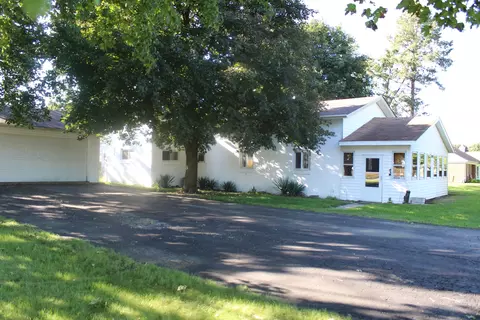 609 S Shabbona Rd, Shabbona, IL 60550