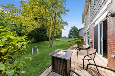 24114 W Walnut Cir, Plainfield, IL 60585 photo 2