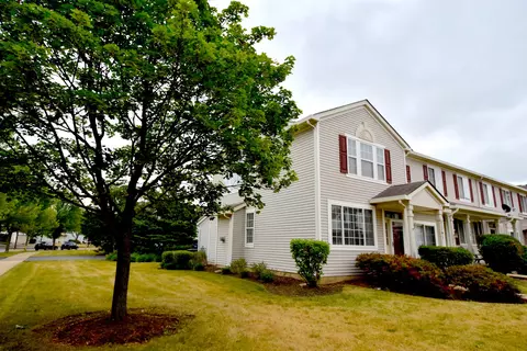 2341 Reflections Dr, Aurora, IL 60502