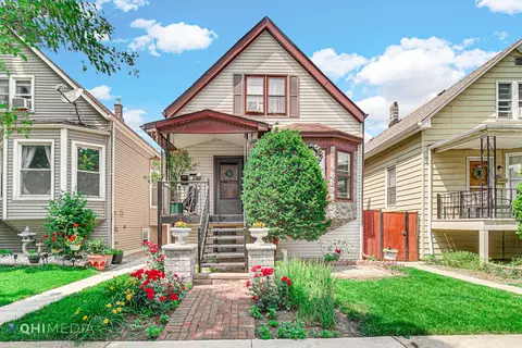 3352 W Pensacola Ave, Chicago, IL 60618