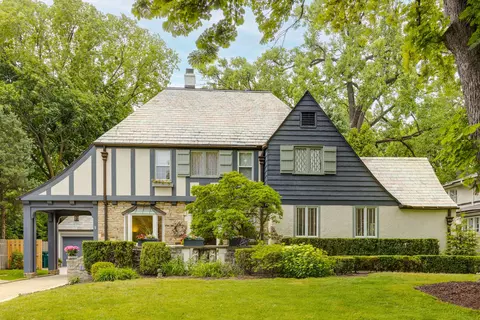 715 Ashland Ave, Wilmette, IL 60091