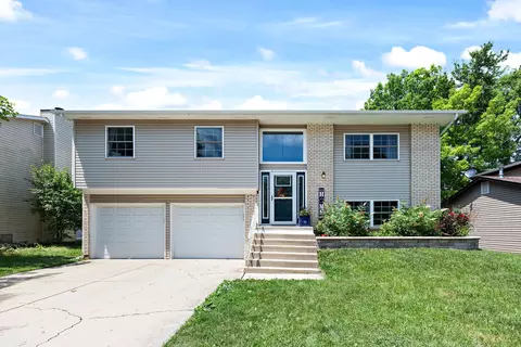 1620 Castaway Ln, Hoffman Estates, IL 60192