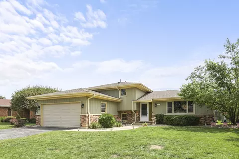 15001 Ridgewood Dr, Oak Forest, IL 60452