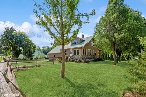 903 Lincoln Ave, Fox River Grove, IL 60021