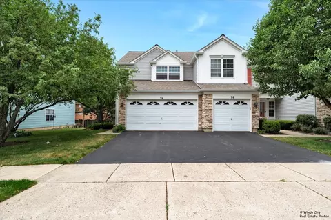 94 Oakton Dr, Lombard, IL 60148
