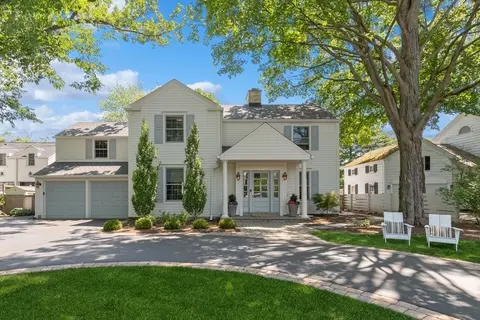 323 Locust Rd, Winnetka, IL 60093