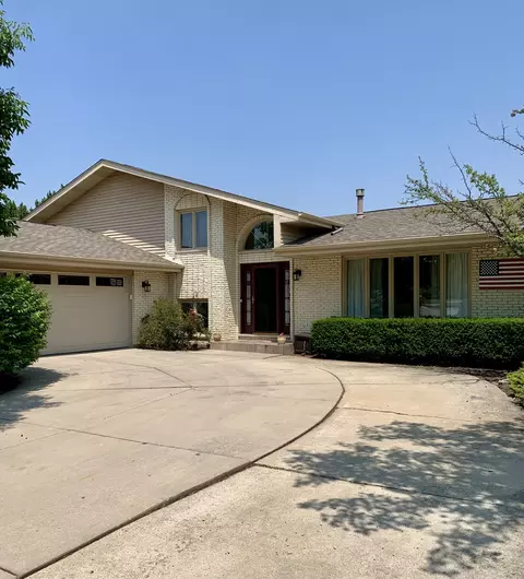 17513 Cloverview Dr, Tinley Park, IL 60477