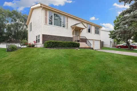 19927 S Pine Hill Rd, Frankfort, IL 60423