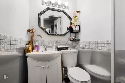 10711 S Champlain Ave, Chicago, IL 60628 photo 6
