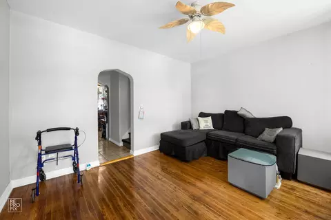 10711 S Champlain Ave, Chicago, IL 60628 photo 2