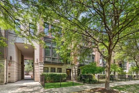 2856 N Paulina St, Chicago, IL 60657