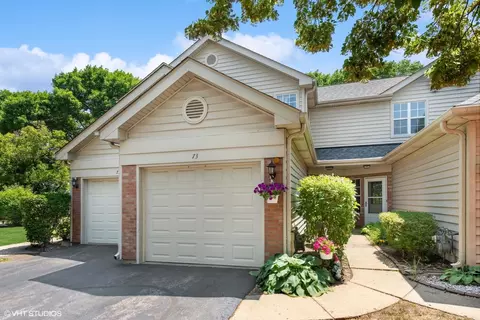73 Golfview Dr, Glendale Heights, IL 60139