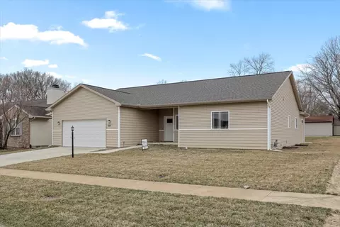 601 N Abbey Rd, Urbana, IL 61802