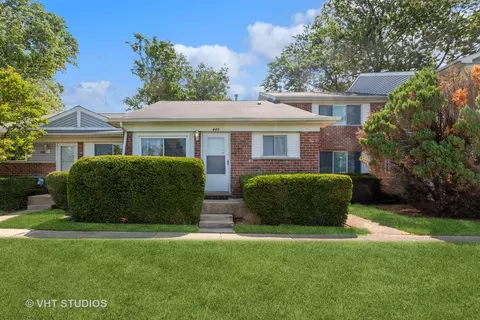 449 Salem Sq #449, Bolingbrook, IL 60440