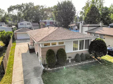 1262 S Mitchell Ave, Arlington Heights, IL 60005