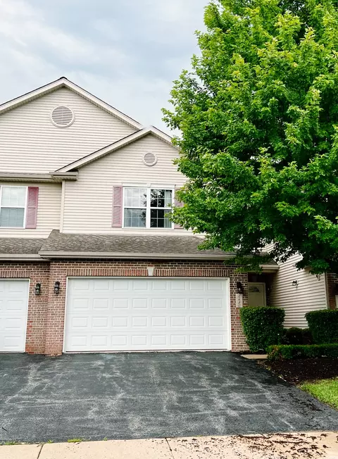 268 Bent Grass Cir #C, Dekalb, IL 60115