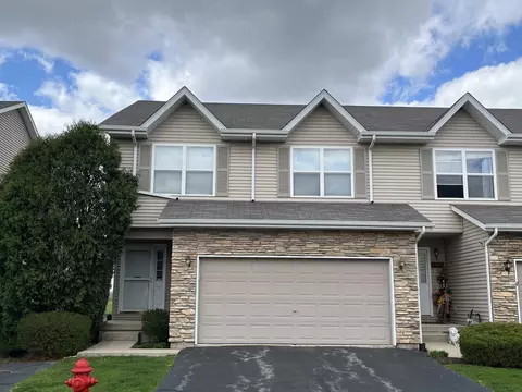 1141 Alexandria Dr #1141, Sycamore, IL 60178
