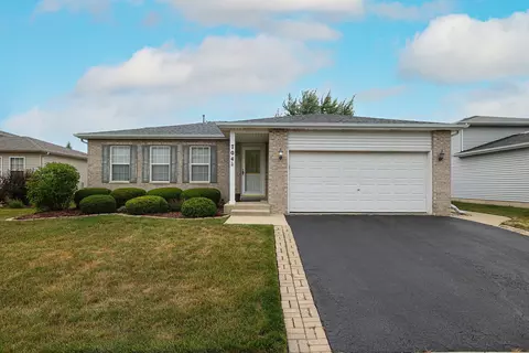 704 Cheyenne St, Round Lake Heights, IL 60073