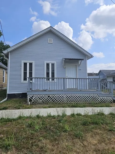 610 W Walnut St, Bloomington, IL 61701 photo 2