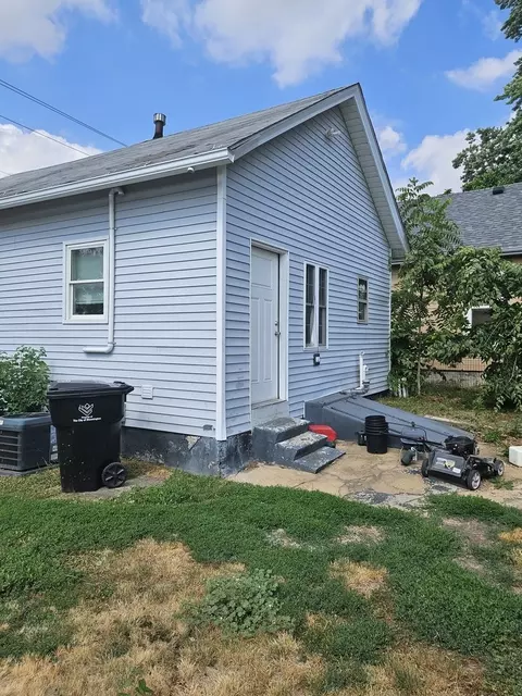 610 W Walnut St, Bloomington, IL 61701 photo 3