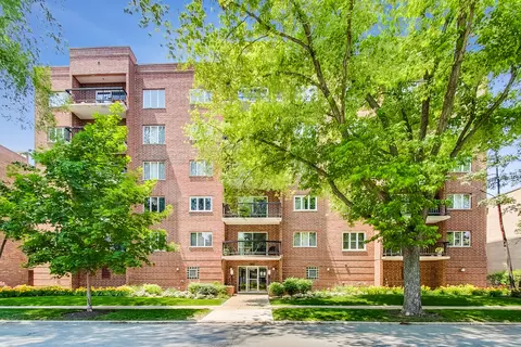 820 Graceland Ave #503, Des Plaines, IL 60016