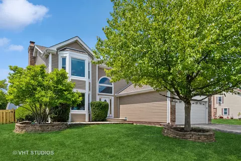 525 Farmhill Cir, Wauconda, IL 60084