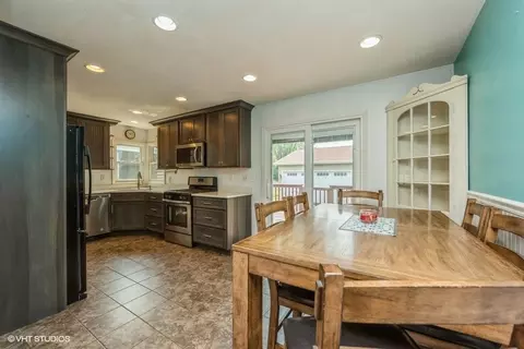605 E Blaine St, Harvard, IL 60033 photo 5
